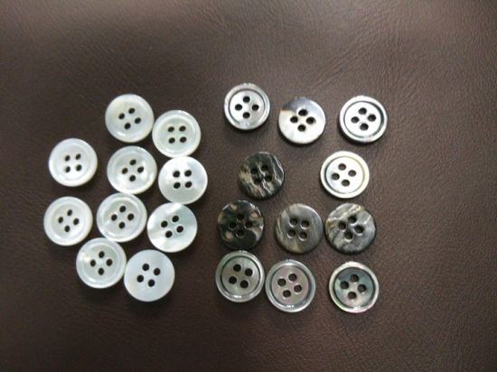 4 Hole Mother of Pearl Button Black Shell Button