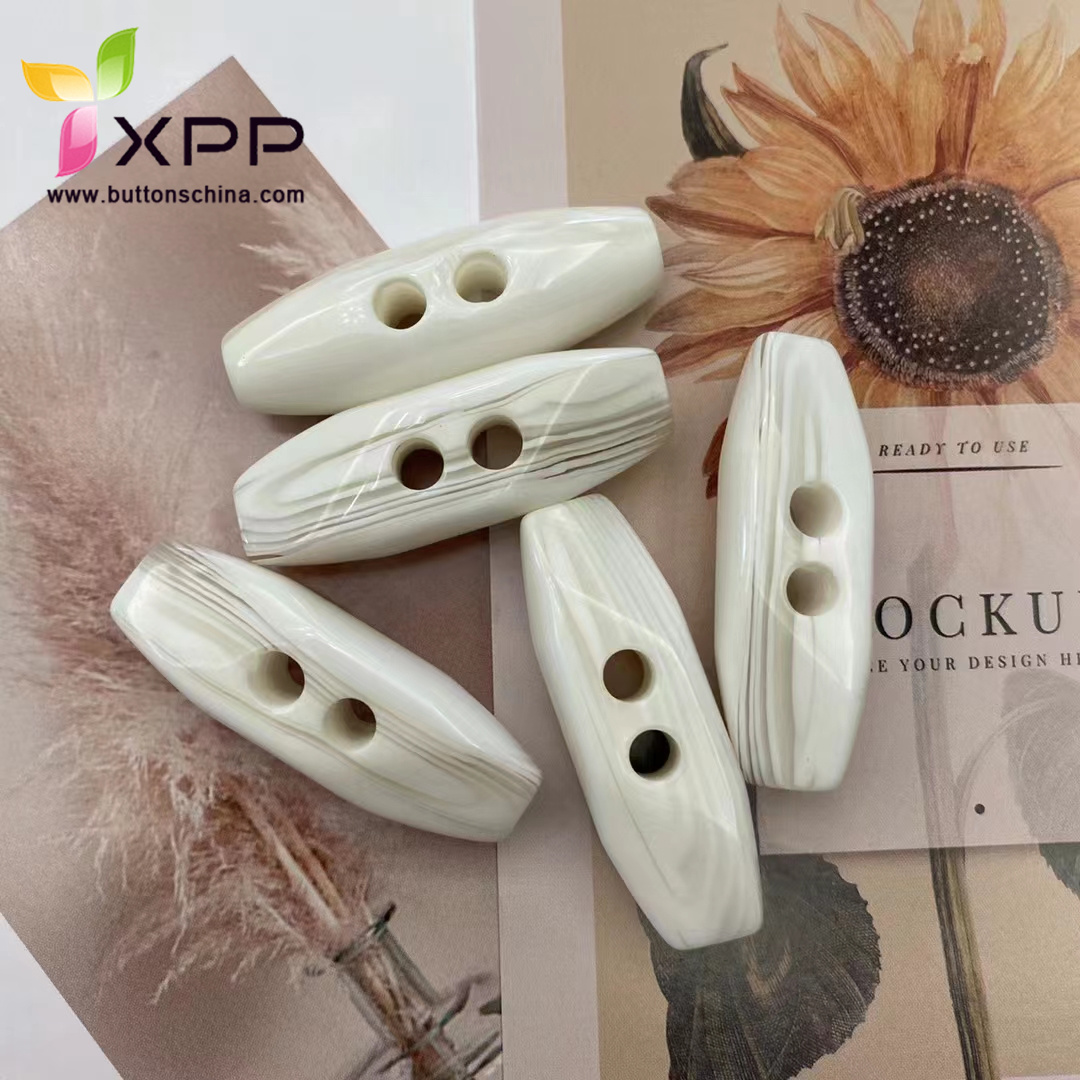 2h Plastic Horn Toggle Button for coat